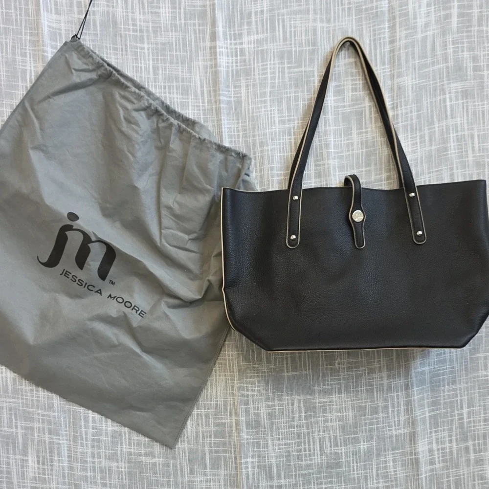 Jessica Moore Black Pebbled Tote Silver Hardware Button Closure Women's